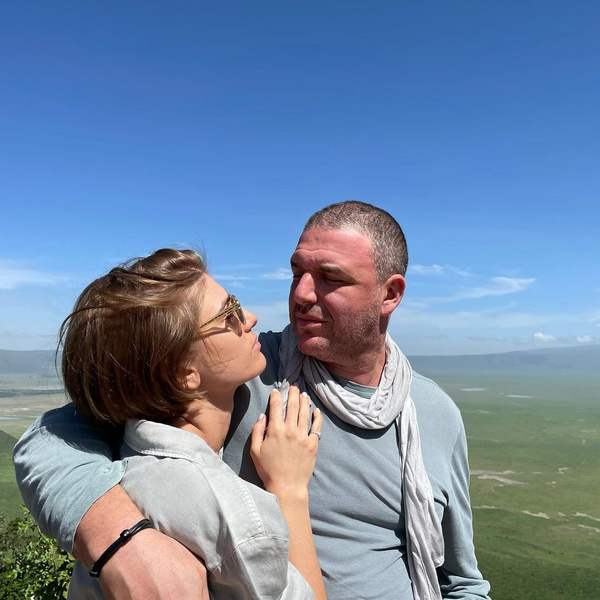 Возмужал без Собчак: Максим Виторган с Нино отдыхают в Танзании