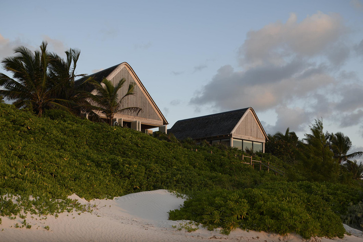 Дом на Багамах с видом на Розовый пляж