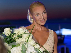 Волочкова утверждает, что Собчак пригласила ее на свадьбу с Богомоловым и попросила исполнить танец умирающего лебедя