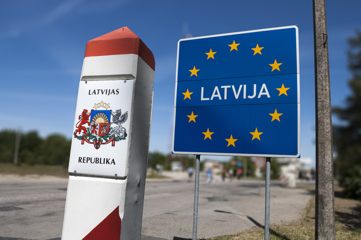 Страны Балтии закрыли россиянам доступный въезд в Европу. Какие варианты остались?