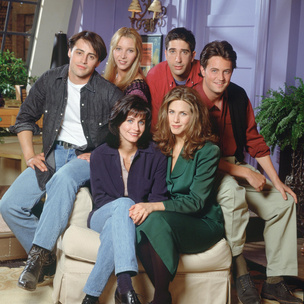 Привет из 90-х: стильные образы из сериала «Друзья», которые актуальны и сегодня