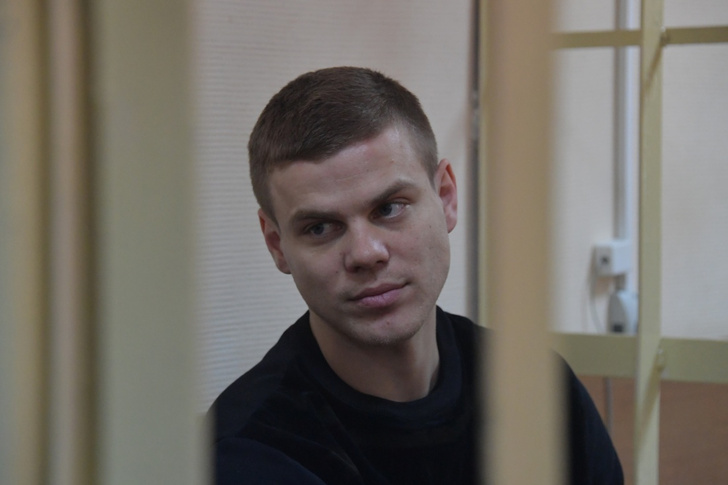 Александр Кокорин и Павел Мамаев освобождены по УДО