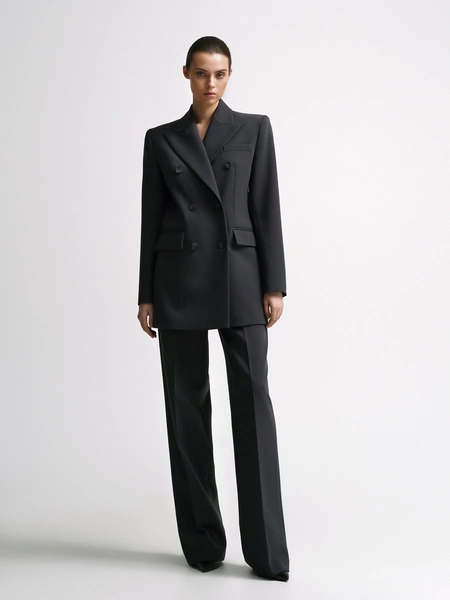 Костюм NamelazzЦена: 26 800 руб.Где купить: namelazz.com