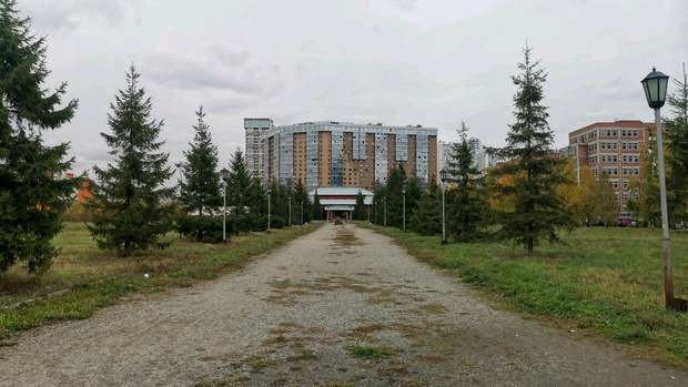 Фото №1 - Мэрия Новосибирска решила сохранить сквер у Законодательного Собрания области
