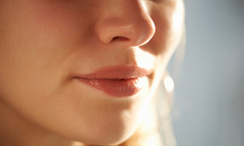 Почему появляются корки в носу: причины и как от них избавиться