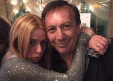 Муж Алены Апиной обвинил ее в предательстве после развода