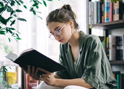 Домашняя библиотека: 5 книг, которые изменят ваше мышление