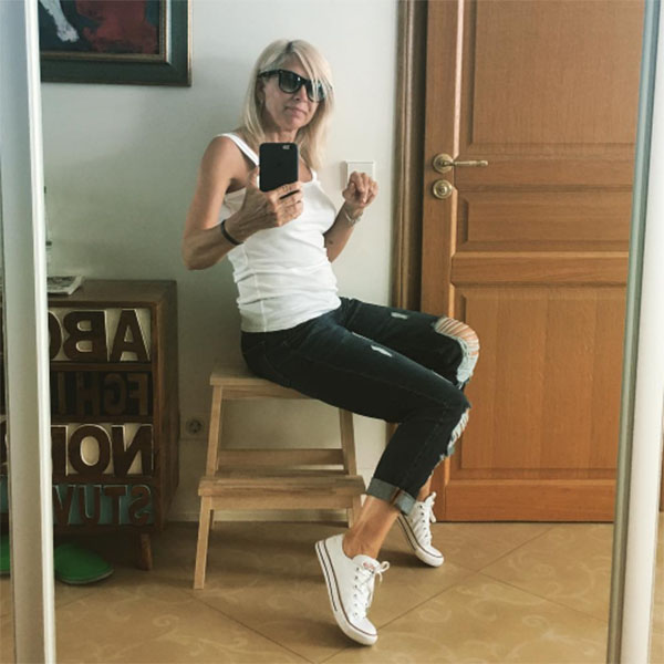 Алена Свиридова может позволить себе и обтягивающие джинсы