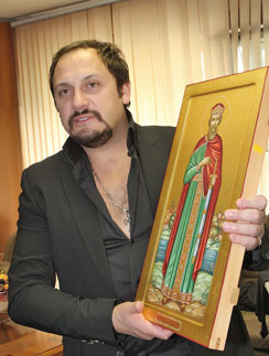 За благотоворительность Стаса Михайлова наградили иконой стоимостью в 100 тысяч рублей. Июнь  2011 года