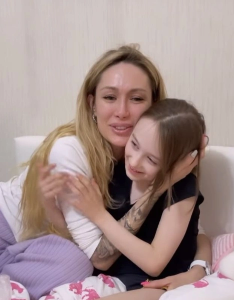 Алена Ашмарина с дочерью Патрисией | www.starhit.ru