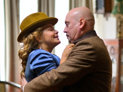 Виктор Сухоруков об интиме в сериале «Цыпленок жареный»: «Когда увидел на экране свой поцелуй с Пеговой, стало неловко»