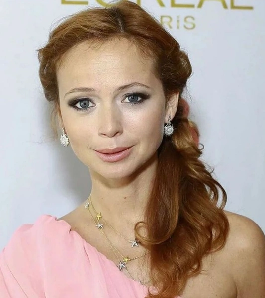 Елена Захарова