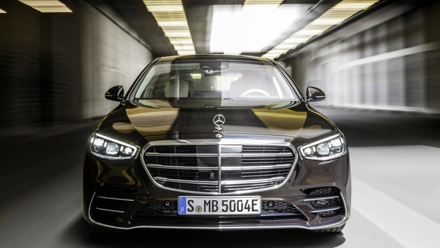 Mercedes-Benz рассекретил новый S-класс: «шестисотый» XXI века