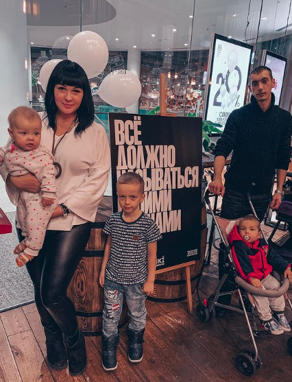 Александра Стриженова об отце-насильнике, разводе с мужем и покорении шоу-бизнеса