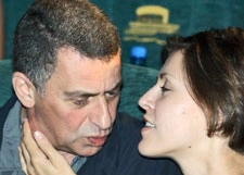 Вдова известного режиссера выходит замуж за подругу