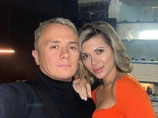Зато какие формы! Илья Соболев хвастается женой, которую в комментариях называют его мамой