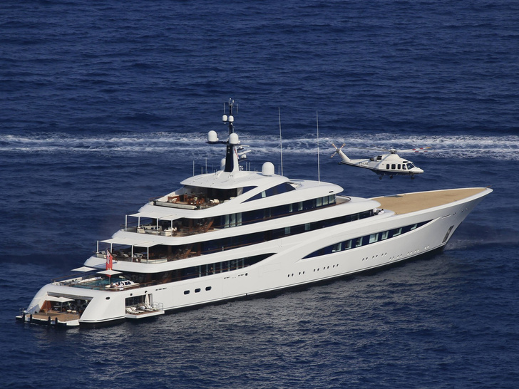 Дворец на воде: как выглядят самые роскошные яхты Абрамовича, Усманова и других миллиардеров