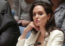 Анджелина Джоли скрывает серьезное заболевание