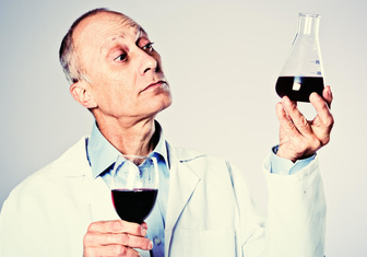 До добра не доведет: 10 самых распространенных заблуждений об алкоголе