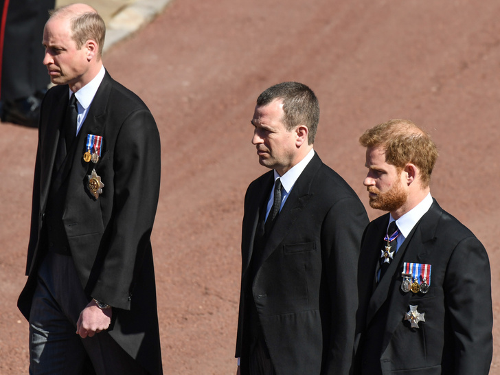 Напряжение и прощение: о чем говорит язык тела Гарри и Уильяма на похоронах принца Филиппа