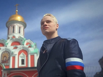 Обойдет по популярности «Я русский»? SHAMAN спел новый хит на Красной площади