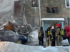 Погибли трое, среди пострадавших — подросток: в Новосибирске взрыв бытового газа снес два подъезда