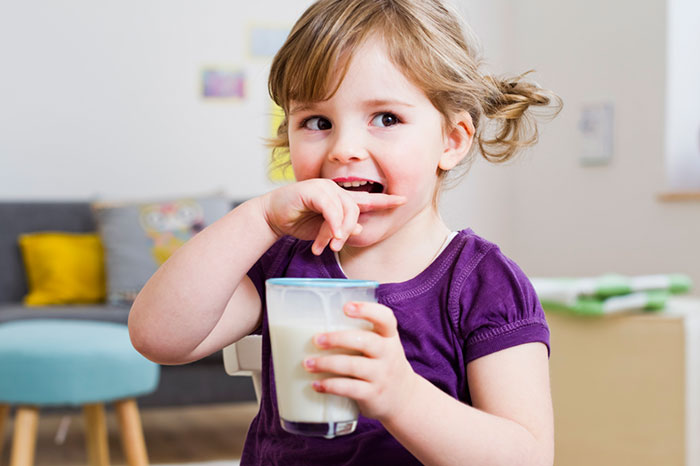 Польза молока для детей