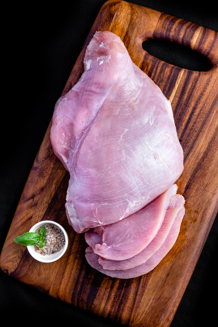 Мыть, жарить целиком и другие ошибки в приготовлении курицы, которые могут навредить здоровью