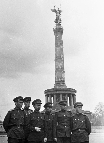 Покоренный Берлин глазами военного фотографа: репортаж из мая 1945 года