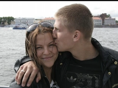 «Я ее всю жизнь искал»: признания стендапера Щербакова в любви своей жене разбередили душу россиянкам