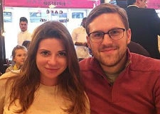 Муж Галины Юдашкиной готовит ее к родам