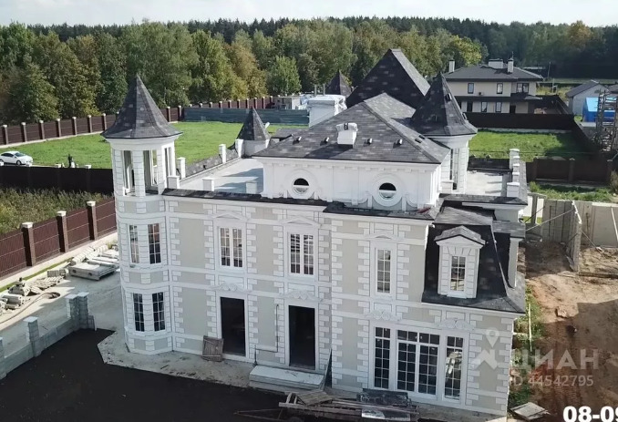 Стоимость этого дома составляет более 20 миллионов рублей