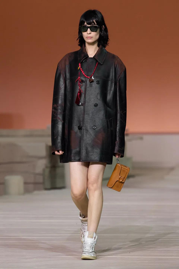 Пляжная коллекция Coach SS23, которую вы не ожидаете увидеть именно такой