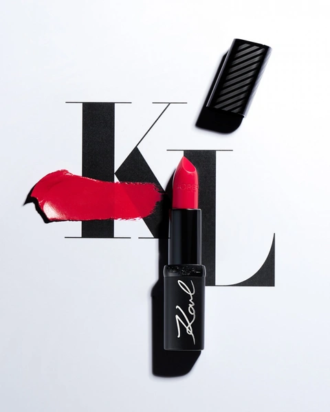 Такое точно нельзя пропустить: L'Oreal Paris создал косметическую коллекцию совместно с брендом Карла Лагерфельда | woman.ru