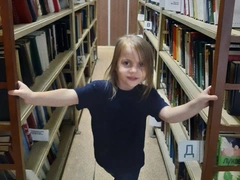 «Ничем не хуже остальных первокурсников»: отец 9-летней Алисы Тепляковой рассказал о ее первом дне в стенах МГУ