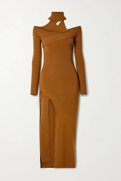 Платье MonseЦена: 96 931 руб.Где купить: net-a-porter.com