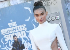 «Ножки-макаронины и пугающий живот»: ангел Victoria's Secret исхудала так, что ее не узнать