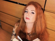Волкова в мини, Катина с большим животом. Группа t.A.T.u. воссоединилась ради футбольного матча