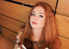 Волкова в мини, Катина с большим животом. Группа t.A.T.u. воссоединилась ради футбольного матча