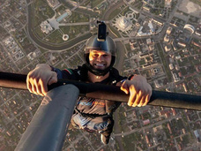 Сергей Бойцов прыгнет с парашютом в цветах российского флага с «Лахта Центра»