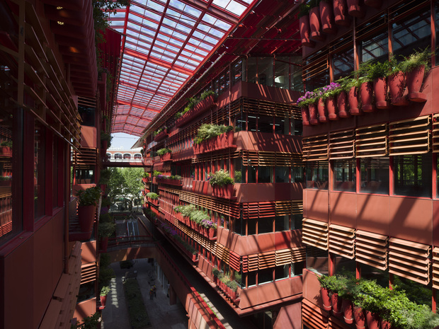 Фото №1 - Коммерческое здание по проекту Жана Нувеля в Шанхае