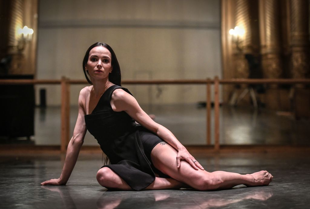 Балерина Диана Вишнева, обладающая безупречной пропорциональностью и грацией, восхищает поклонников балета своим идеальным ростом и весом. Ее фигура - настоящий идеал, который служит примером для других балерин.