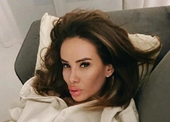 Айза продолжает ныть. На этот раз из-за мизерных алиментов