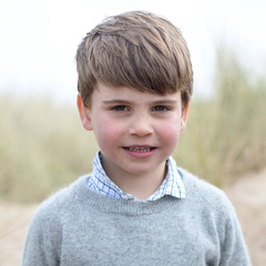 Маленький принц: Кейт Миддлтон поделилась свежими фото младшего сына Луи