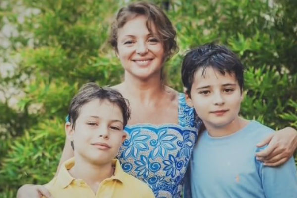 Анна Банщикова с сыновьями