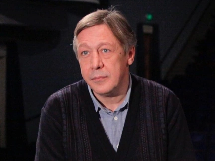Сестра Михаила Ефремова: «Брат хоть и бодрится, но в колонии ему очень тяжело. Как Миша выдержит там столько лет!»