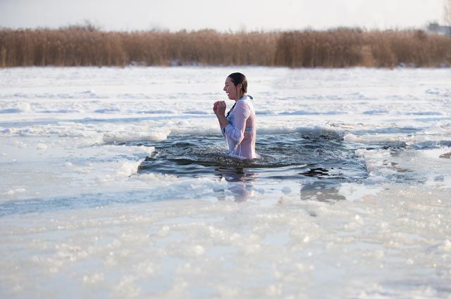 Фото №1 - Купание должно было стать частью развлечения: почему утонувшая на Крещение мама не окунулась в оборудованную прорубь