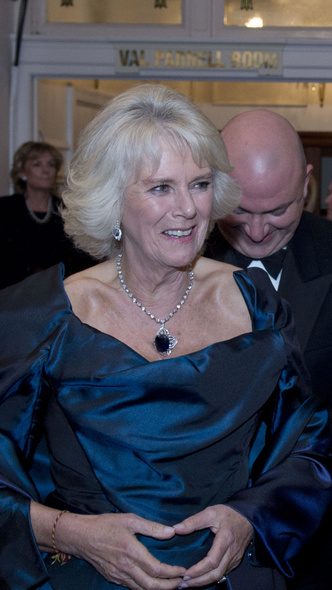«Колье мести»: зачем вторая жена принца Чарльза носит украшения, отсылающие к покойной принцессе Диане