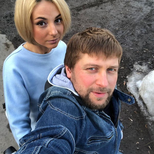 Как сейчас живет и выглядит Дарья Сагалова — хохотливая блондинка Света Букина из сериала «Счастливы вместе»?