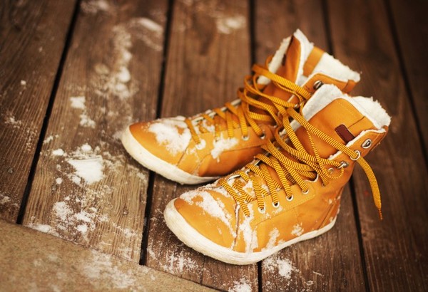 6 советов мастера: спасаем обувь зимой от соли